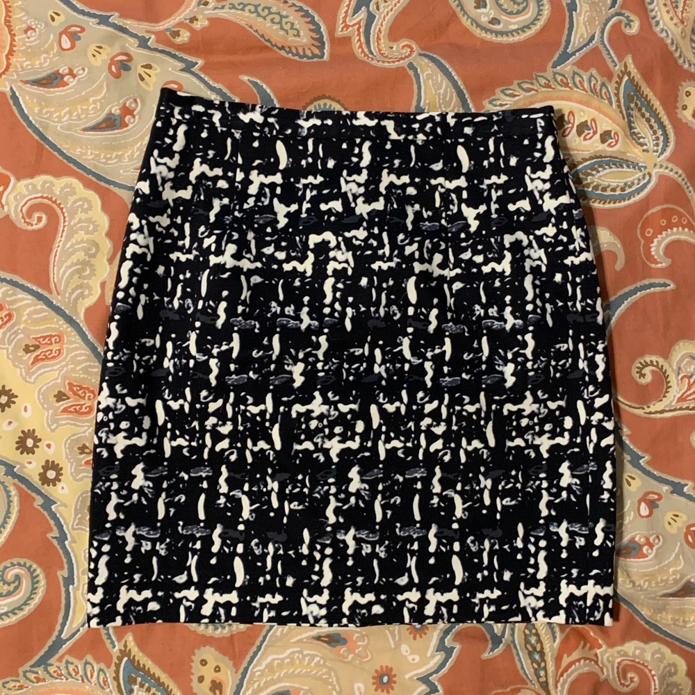 Michael Kors shades of grey pencil skirt (Sz 2)
